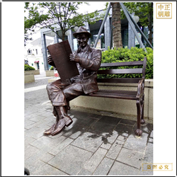鑄銅關(guān)公 步行街座椅看報(bào)人物雕塑鑄造廠