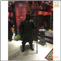 古代士兵拿劍槍銅雕塑 古代士兵拿劍槍銅雕塑